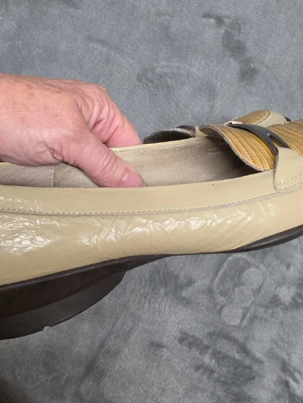 Munro 8N Beige Loafers with Yellow Textured Vamps